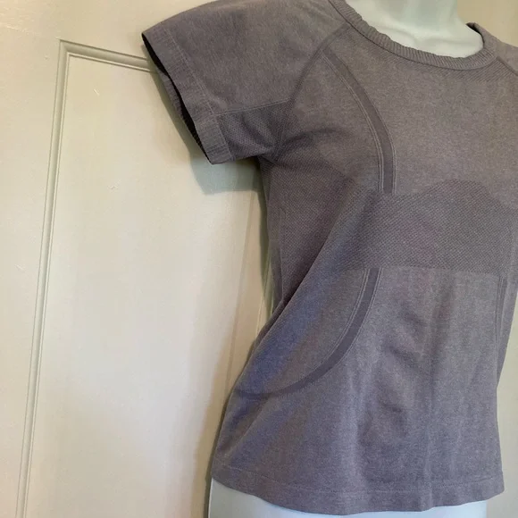 Women's Purple Top - Picture 2 of 4